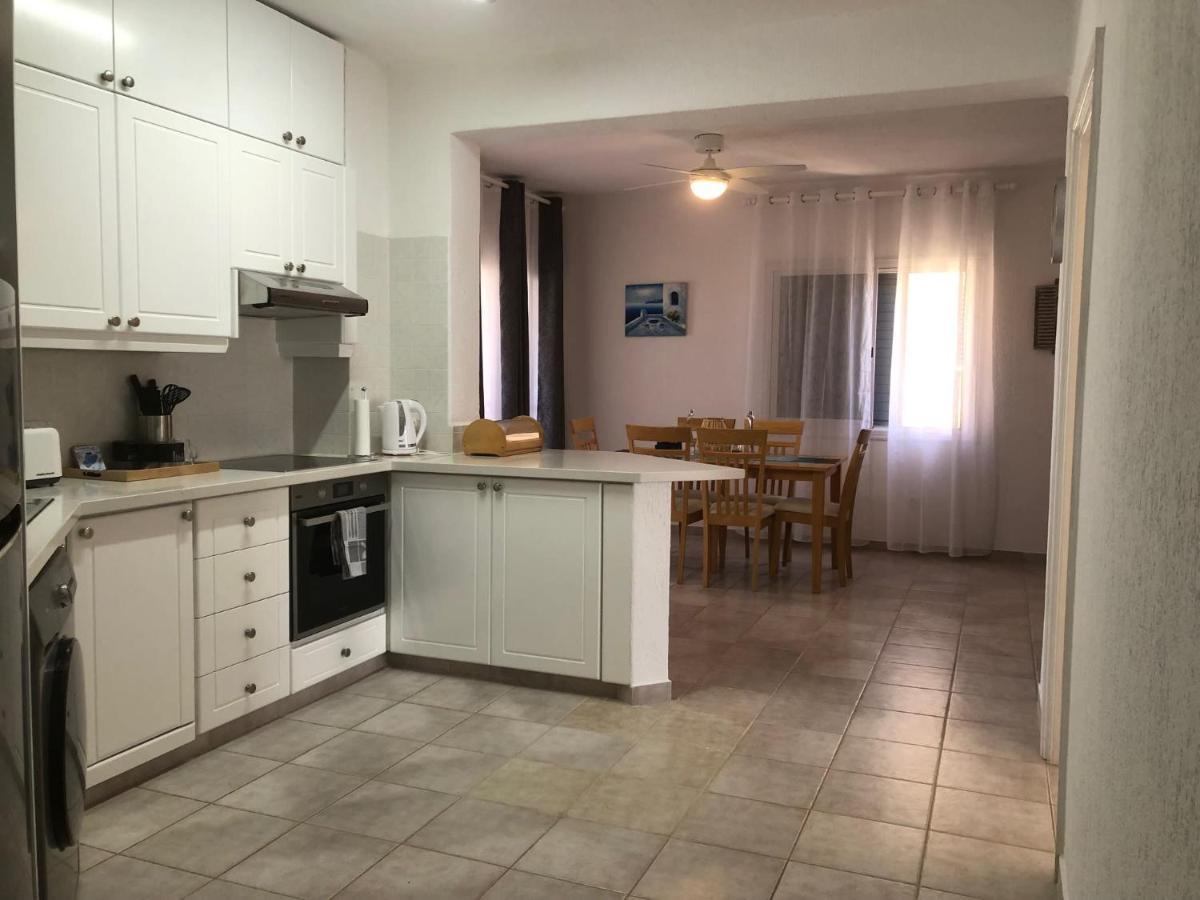 Kings Palace - Stylish, Modern 2 Bed With Sea Views 파포스 외부 사진
